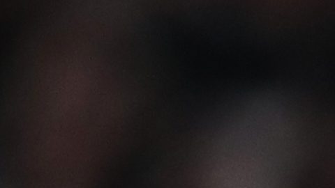 Gianluca Prestianni en una disputa de balón con Vinícius Jr.