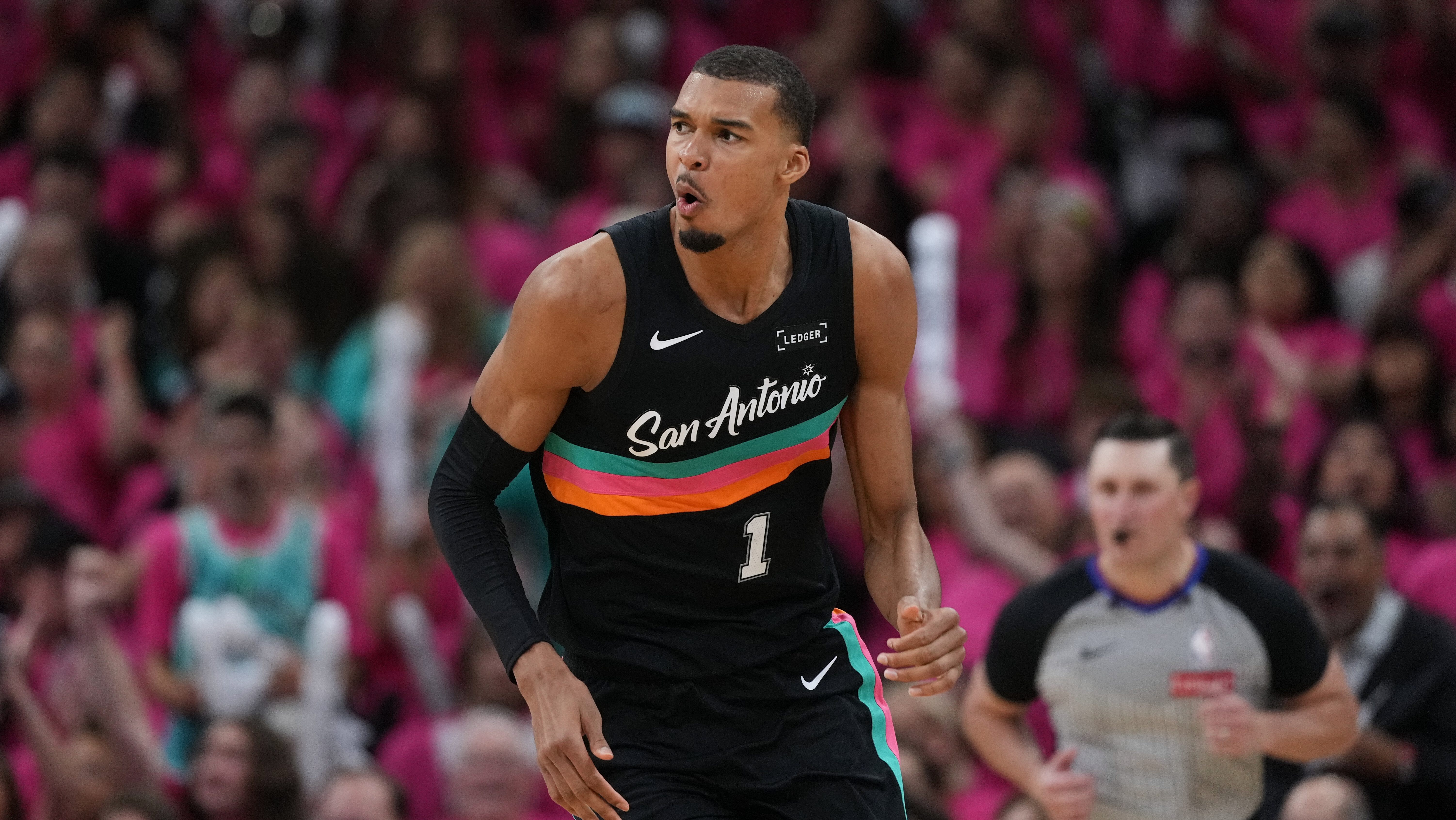 Wembanyama, el primer Defensor del Año unánime de la NBA - La Opinión