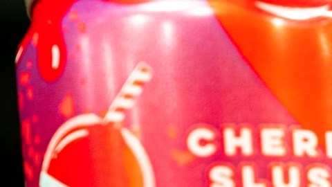 Advierten que popular bebida energética influyó en fatal desenlace cardíaco de animadora