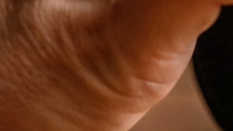 Beber agua tibia, un hábito ancestral convertido en tendencia viral