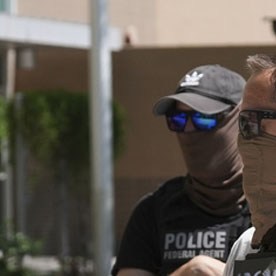 Operativo de detención de inmigrantes a cargo de personal de ICE