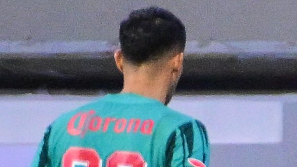 El cierre del partido se manchó por la violencia entre ambos clubes.