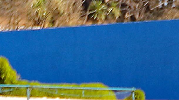 Aldo Leao saluda a Billy Álvarez (c), uno de los protagonistas del documental.