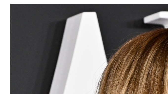 Nikki Glaser critica con humor a Victoria Beckham en la gala Time100: “¿Qué hace falta para que sonrías?”