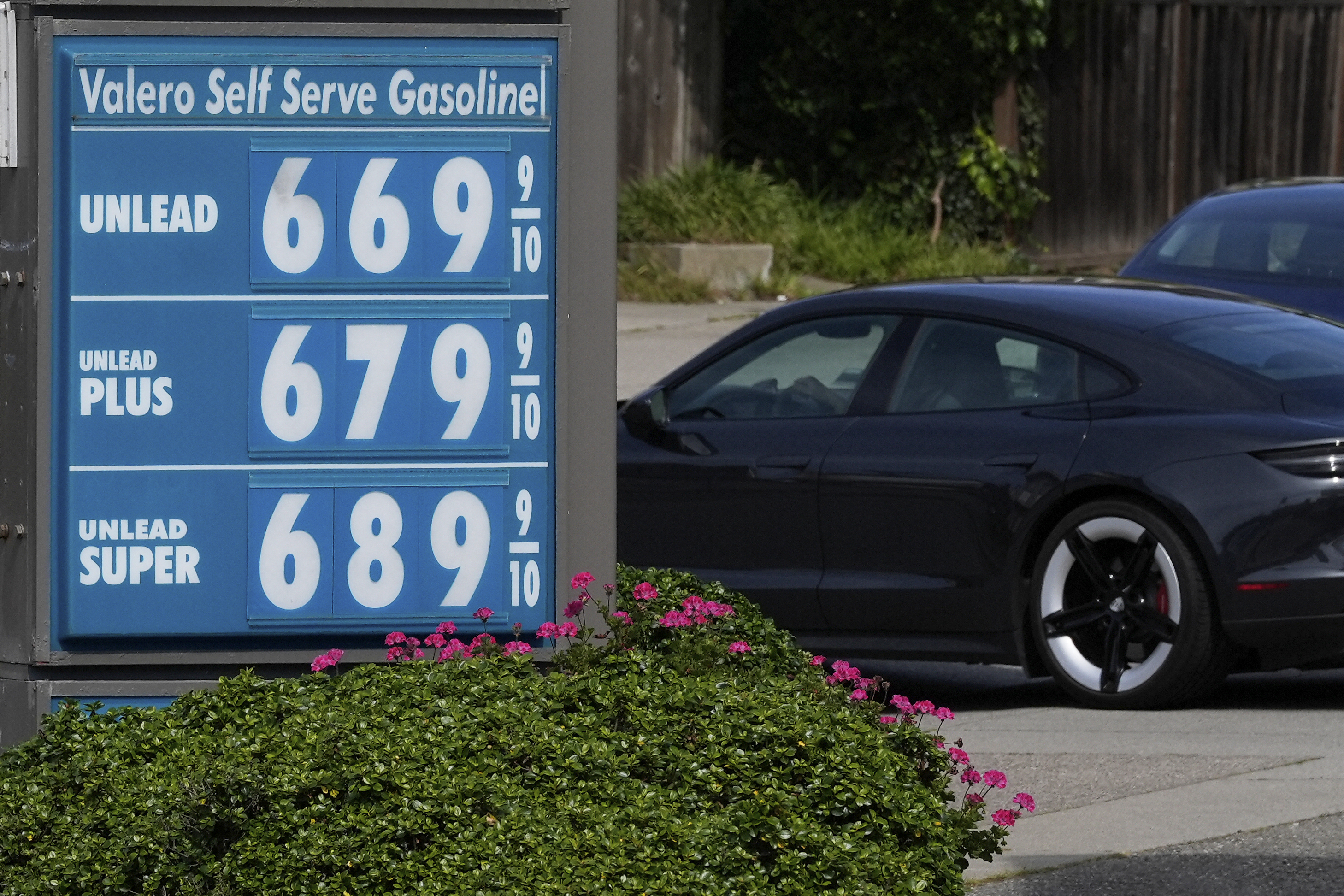 El secretario de Energía anticipa caída en el precio de la gasolina en ...