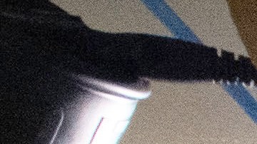 Astronauta se afeita en la cápsula Artemis