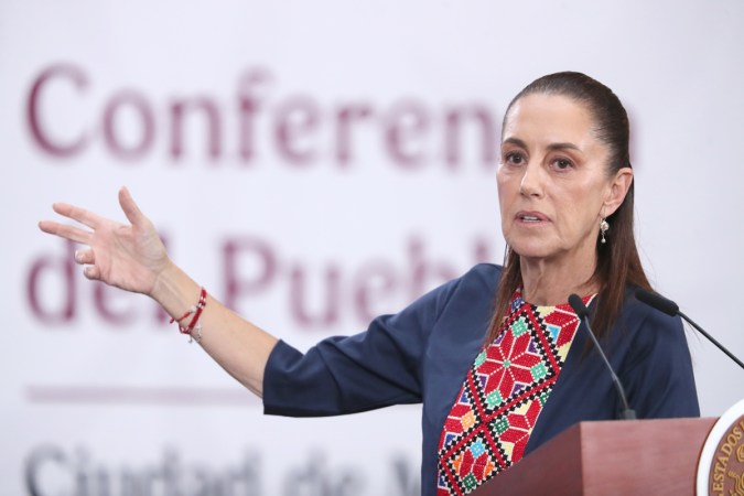 Sheinbaum pide "aclarar" operativo con agentes de EE.UU. en México tras renuncia de fiscal de Chihuahua