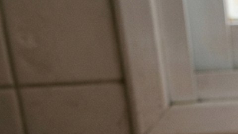 Aunque se trata de una mezcla casera, es importante tener precaución en ciertas superficies, como la madera y el mármol.