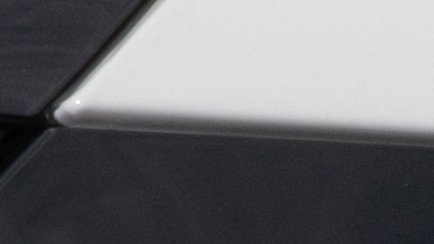 ofrece una recompensa de $10,000 dólares por información que permita identificar y capturar a los responsables.