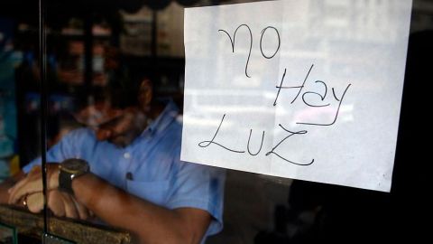 Por qué a Venezuela le falta energía pese a su riqueza petrolera y cómo eso limita su recuperación económica