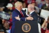 El presidente Trump y el subjefe de su Gabinete, Stephen Miller.