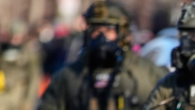 Fiscal de Minnesota impone cargos contra agente de ICE que disparó a venezolano