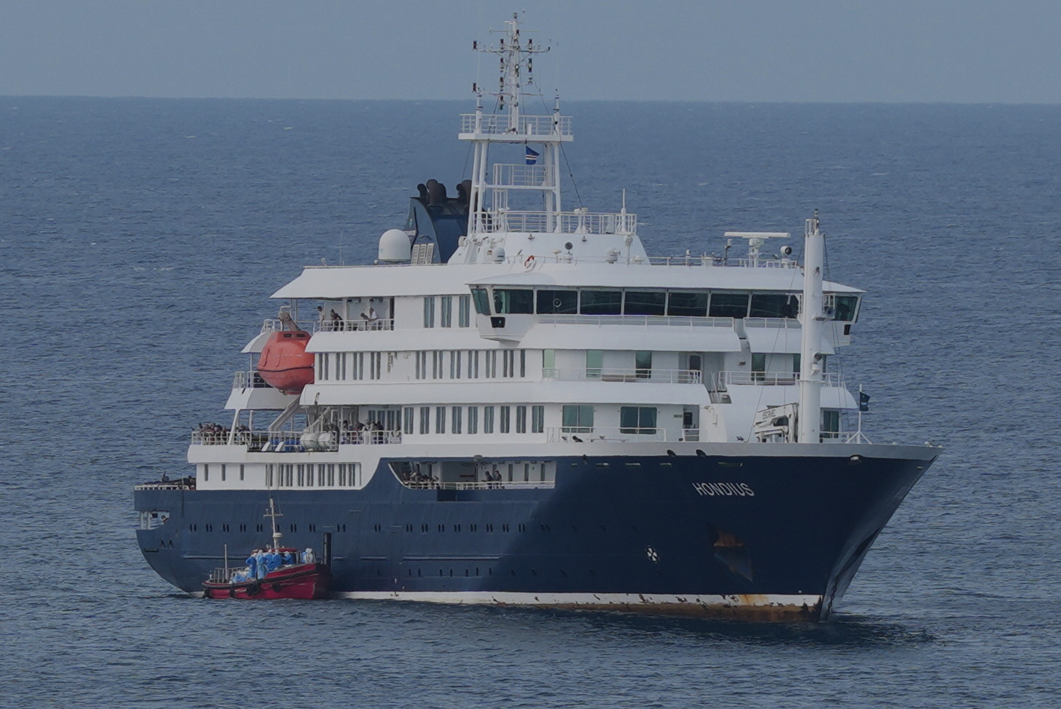 España recibirá en Tenerife al crucero afectado por brote de hantavirus para evacuar a&hellip;