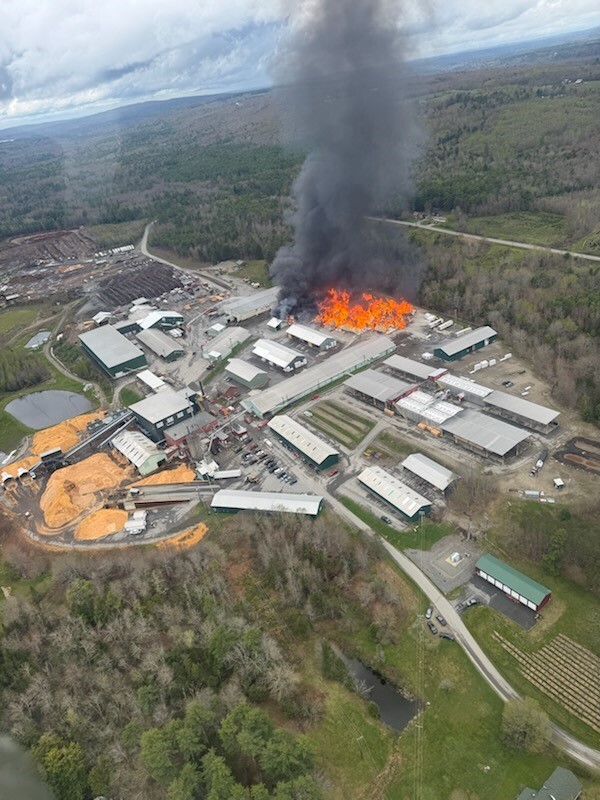La investigación sobre la explosión en Maine continúa a cargo de las autoridades estatales y federales