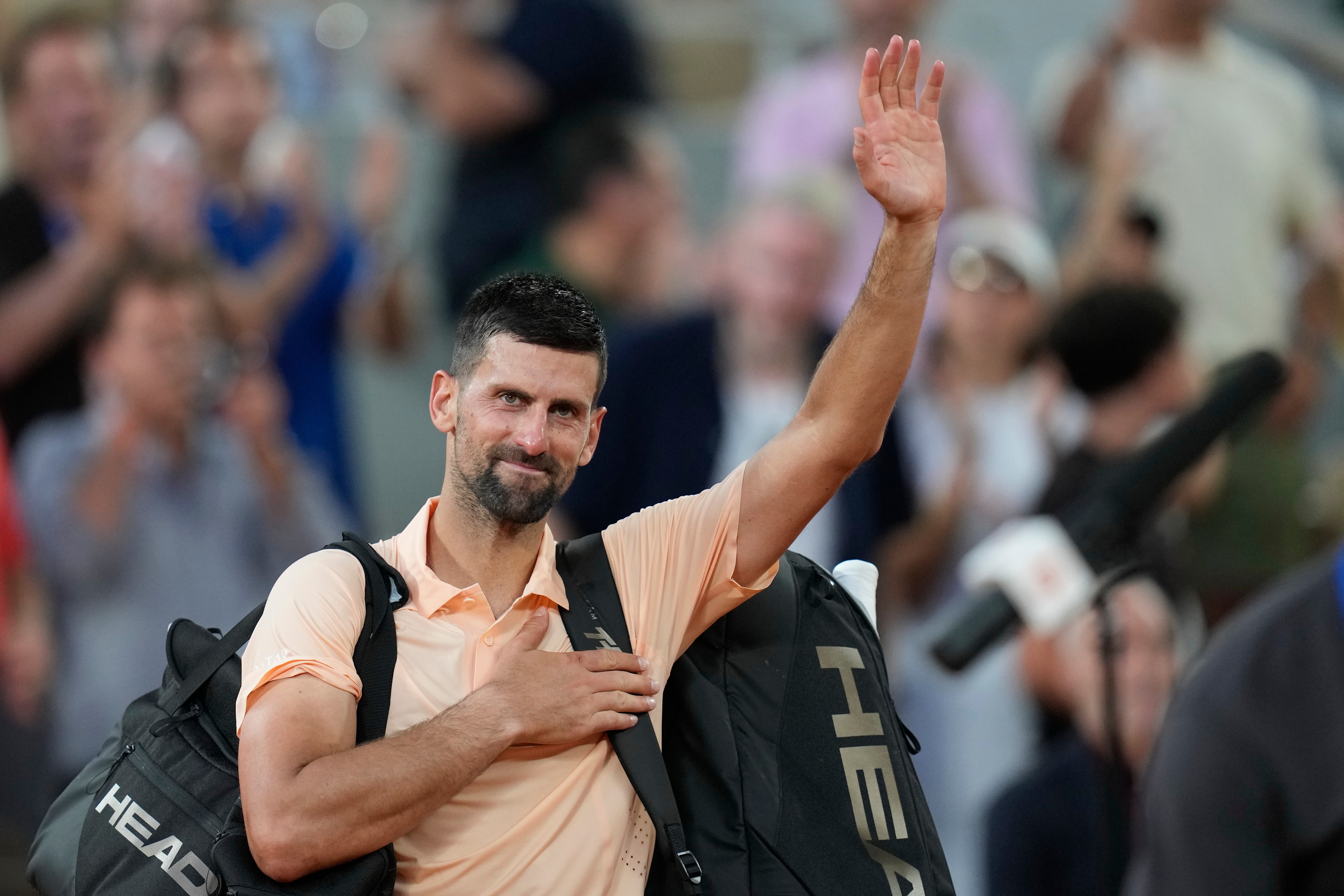 Djokovic cae ante un brasileño de 19 años en Roland Garros y no sabe si volverá