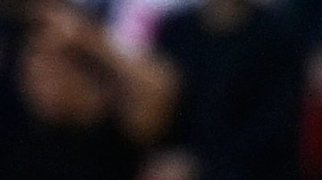 Willian Pacho despeja un balón durante la final contra Arsenal.