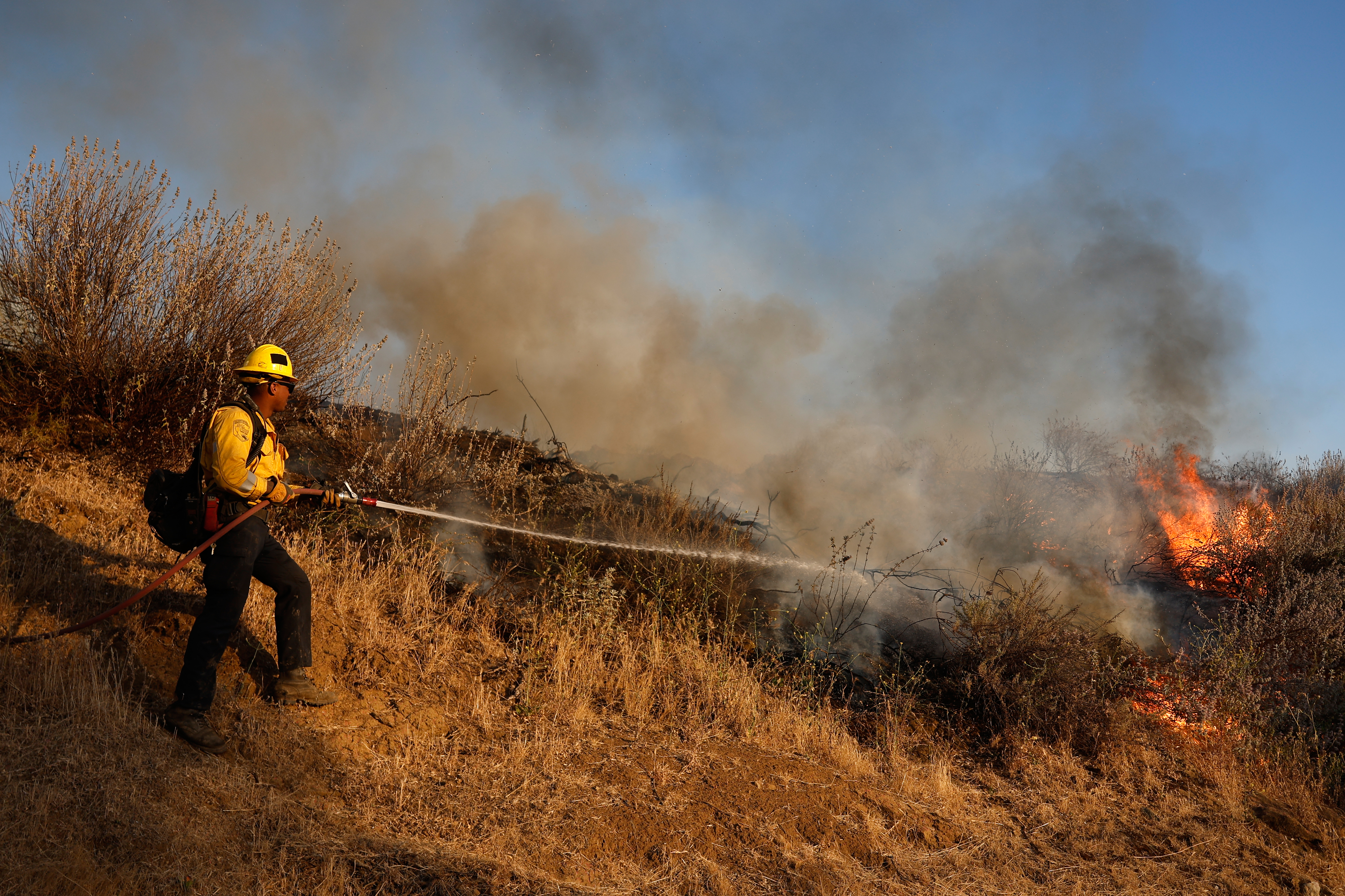 Lanzan campaña de preparación contra incendios enfocada en comunidades diversas en California