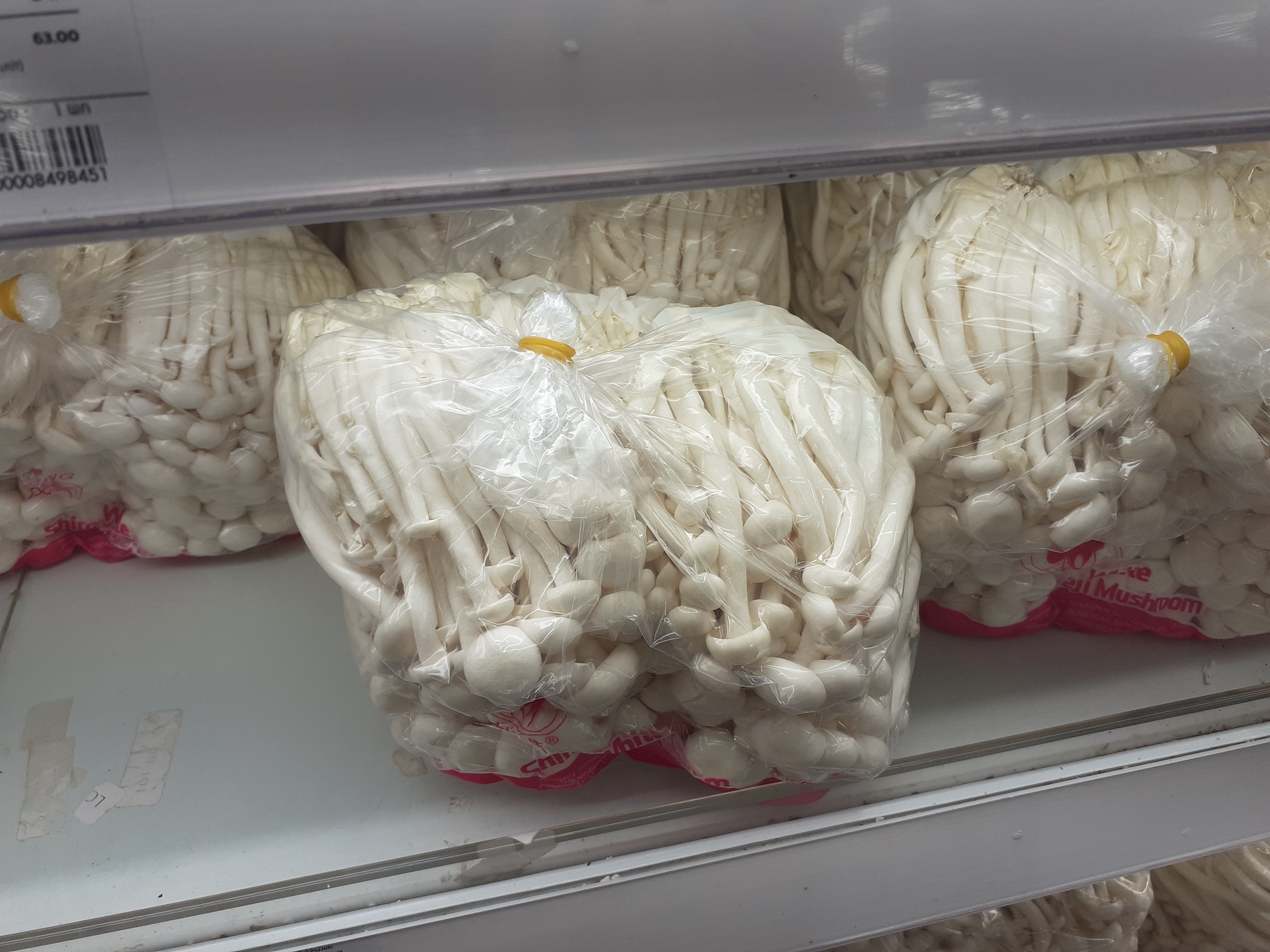 Mushrooms,In,Packages,At,The,Mall