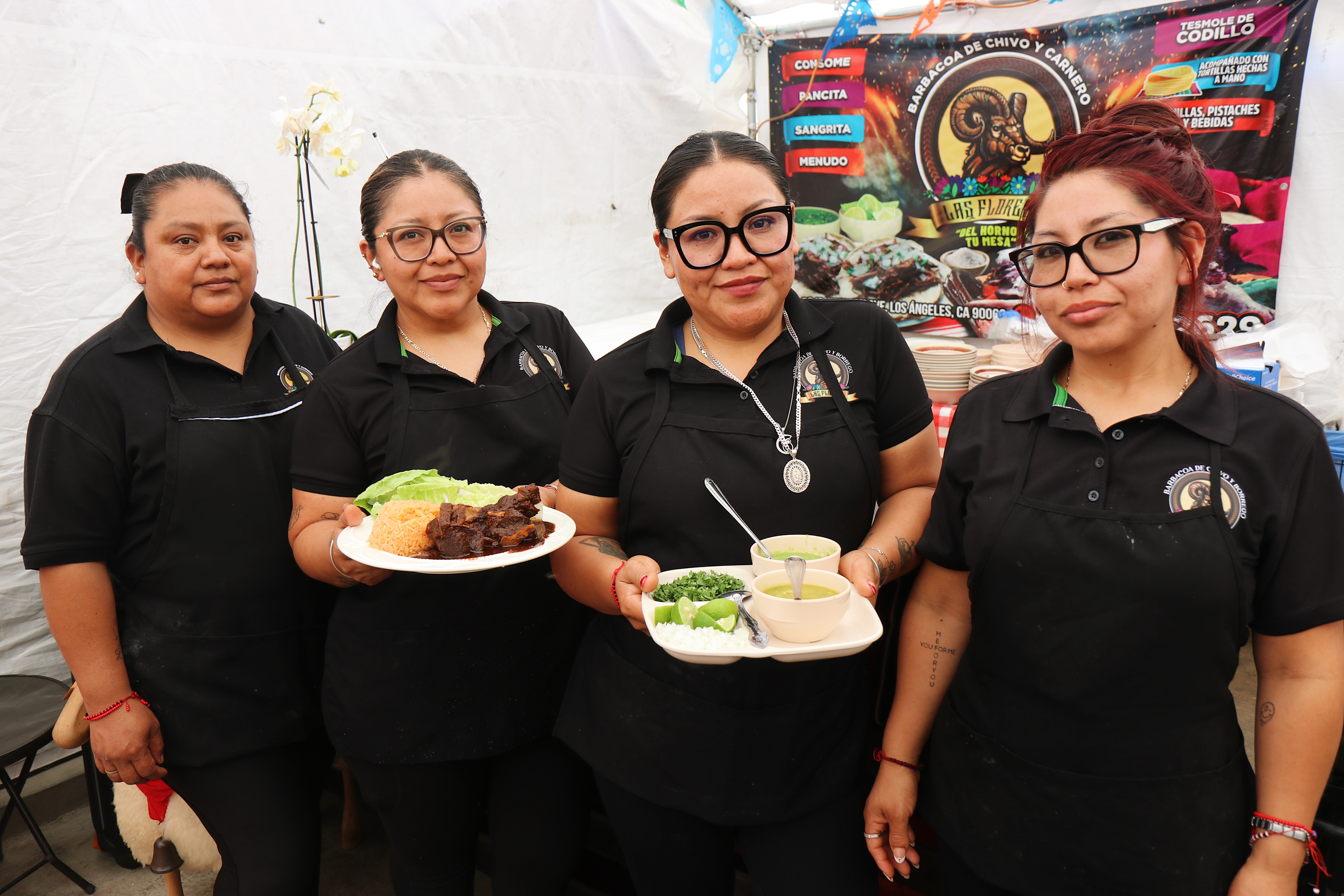 Hermanas del este de Los Ángeles honran a su padre con su tradicional barbacoa