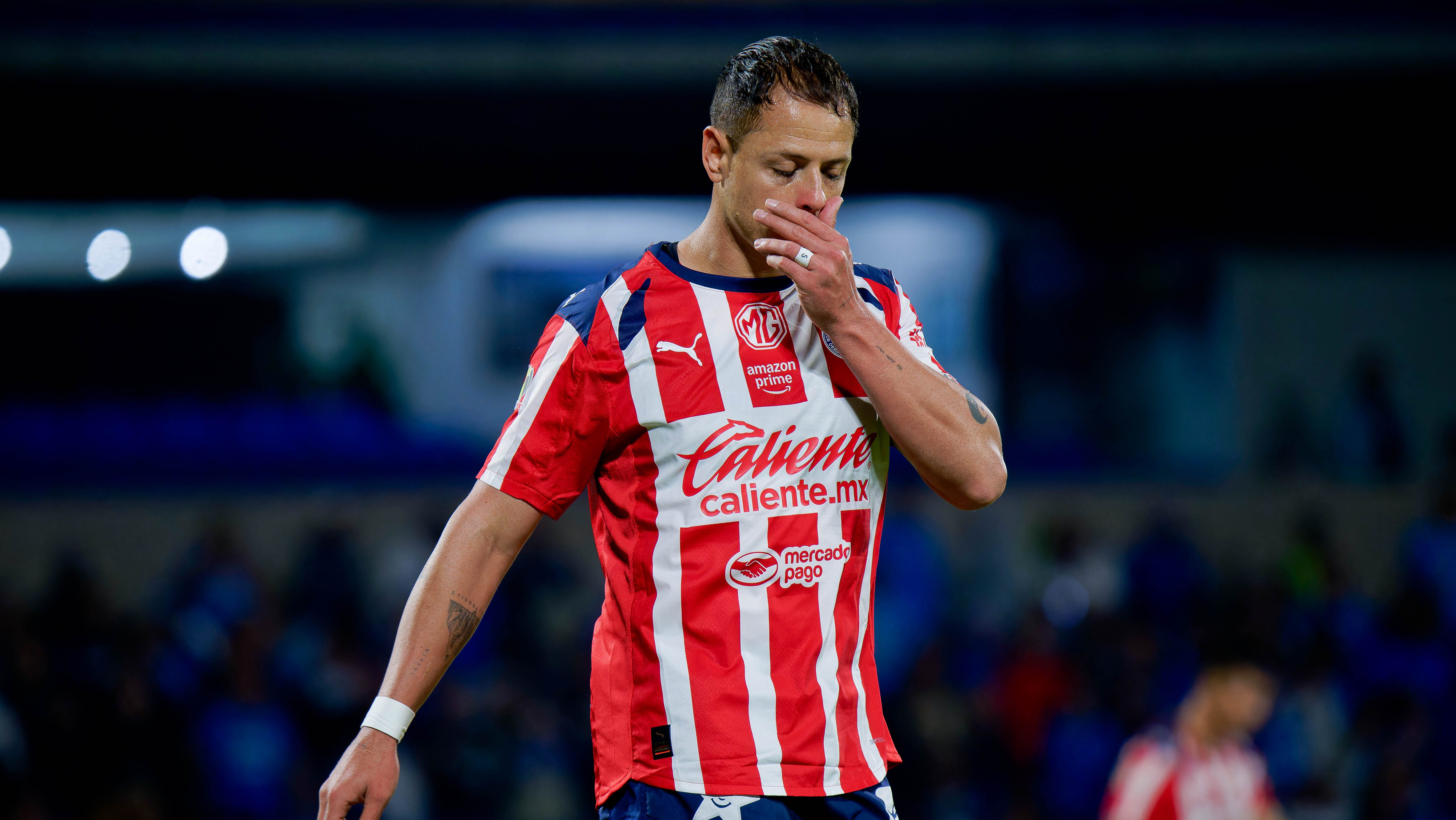 Chicharito Hernández no existe en la historia de los 120 años de las Chivas