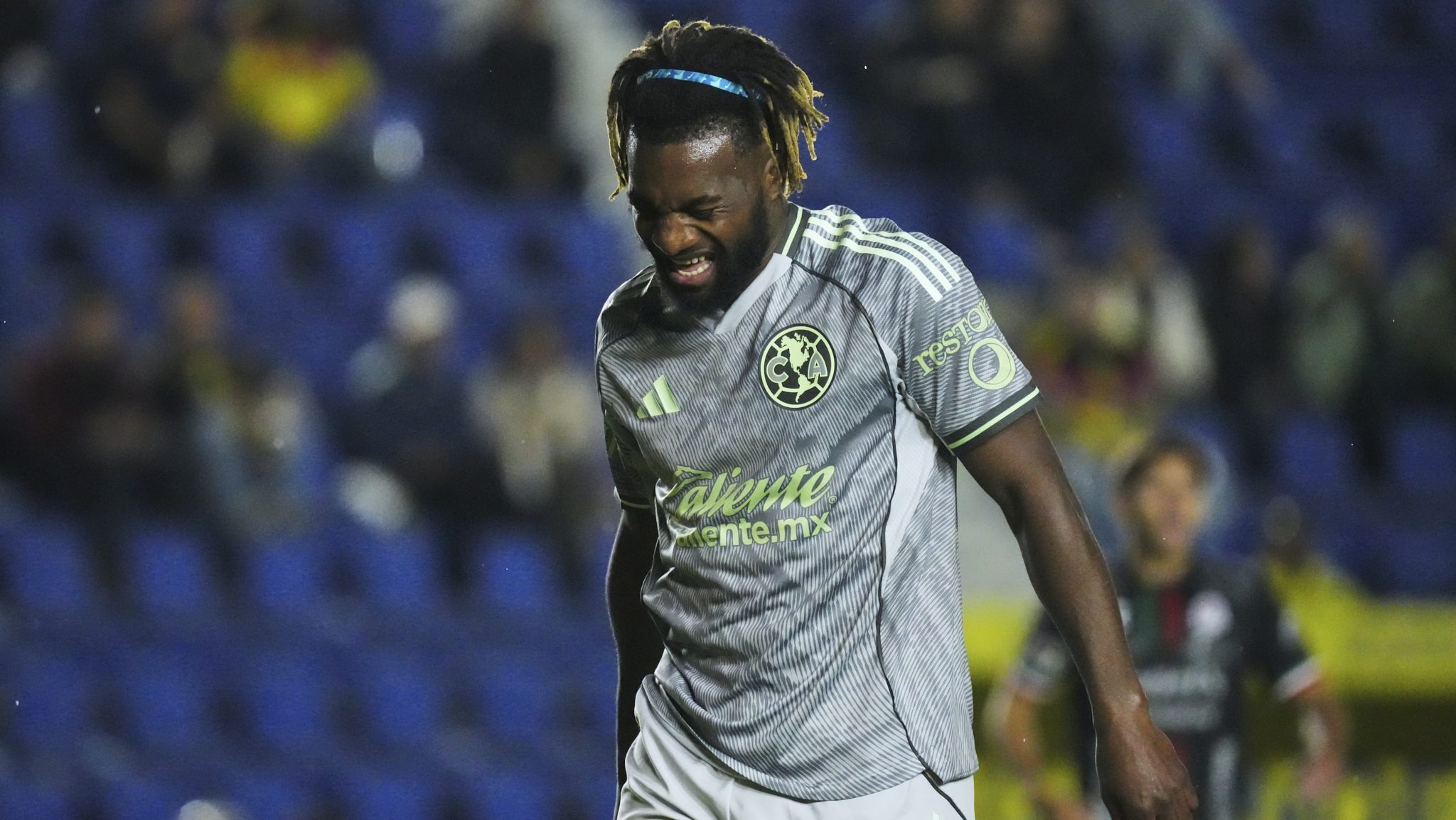 Allan Saint-Maximin reveló las complicaciones que tuvo al jugar en México