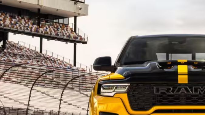 La Ram 1500 Rumble Bee SRT 2027