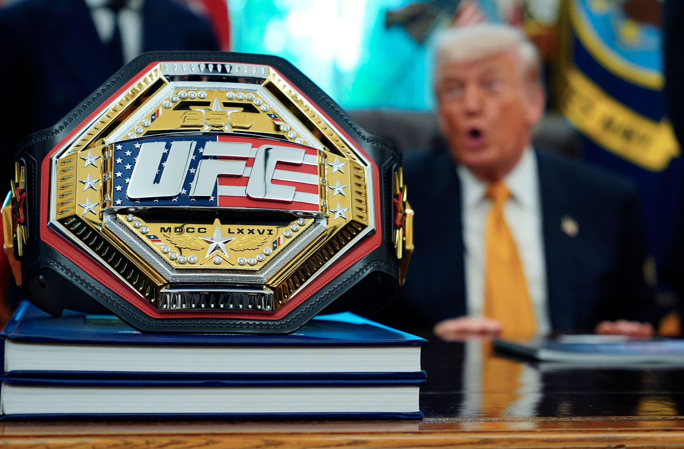 Trump compró acciones de UFC mientras impulsaba pelea en la Casa Blanca