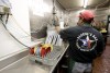 La construcción y la industria restaurantera registraron las mayores pérdidas de empleo tras las redadas.