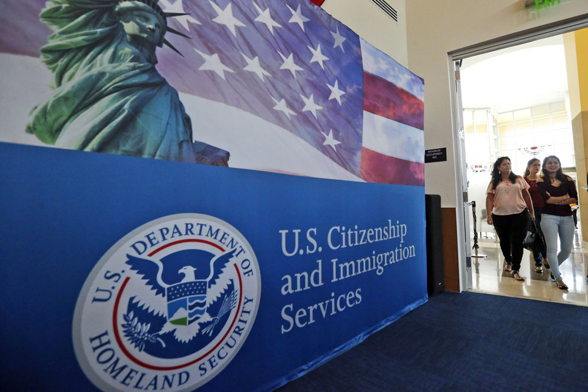 Trump endurece visas de turismo con fianzas de hasta $20,000 para unos 50 países