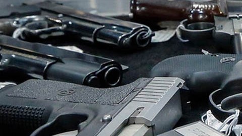 Pistolas y revólveres