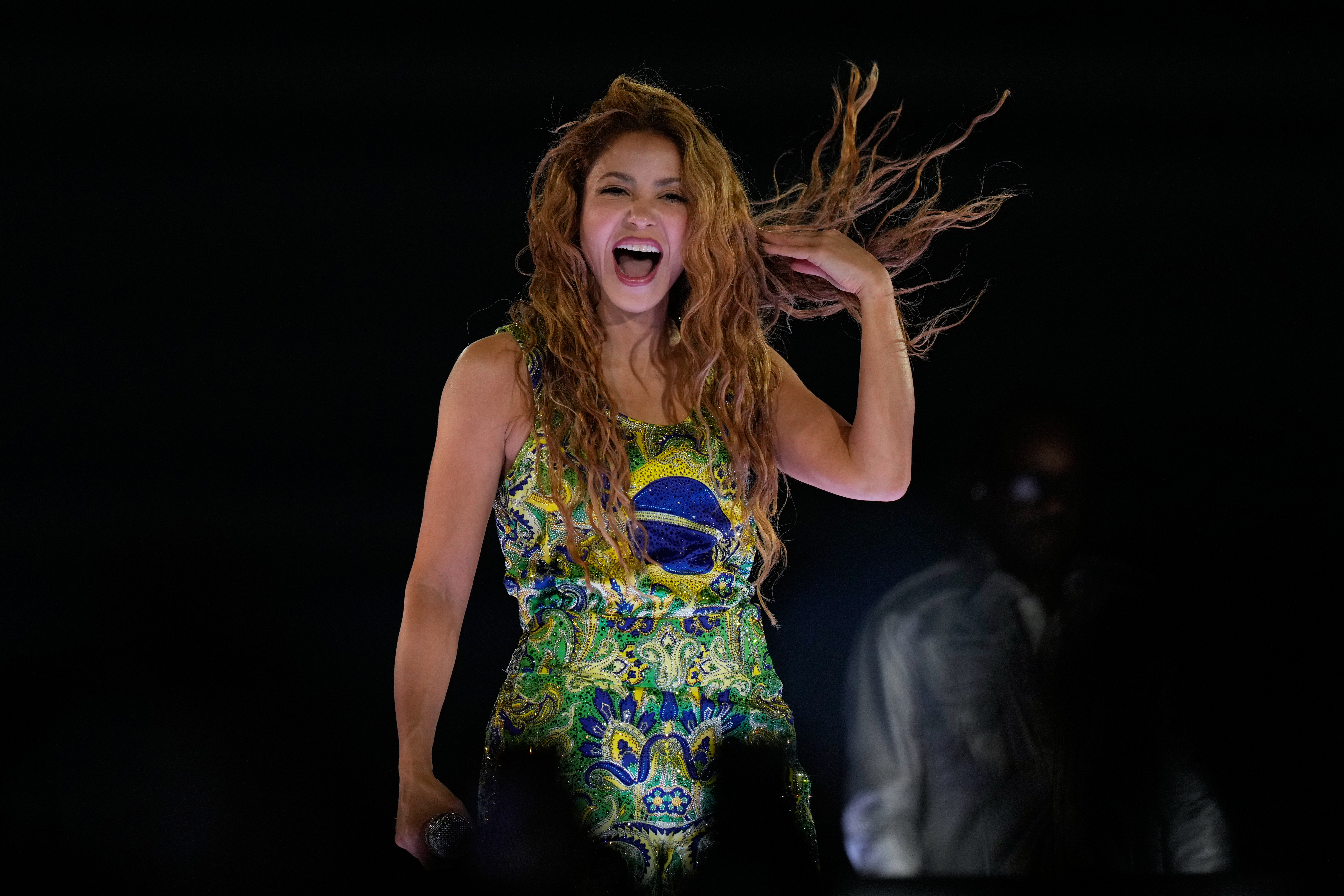 Shakira es aclamada por dos millones de asistentes en una noche ...