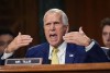 Thom Tillis, senador republicano, critica a Pete Hegseth comparándolo desfavorablemente con Kristi Noem