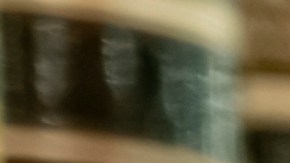 El aceite de oliva es extremadamente sensible a la luz, el calor y el oxígeno, por lo que el oscuro de la botella suele ser fundamental.