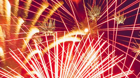 Aunque los fuegos artificiales son un espectáculo en el Día de la Independencia, el problema radica en su uso informal en las calles.