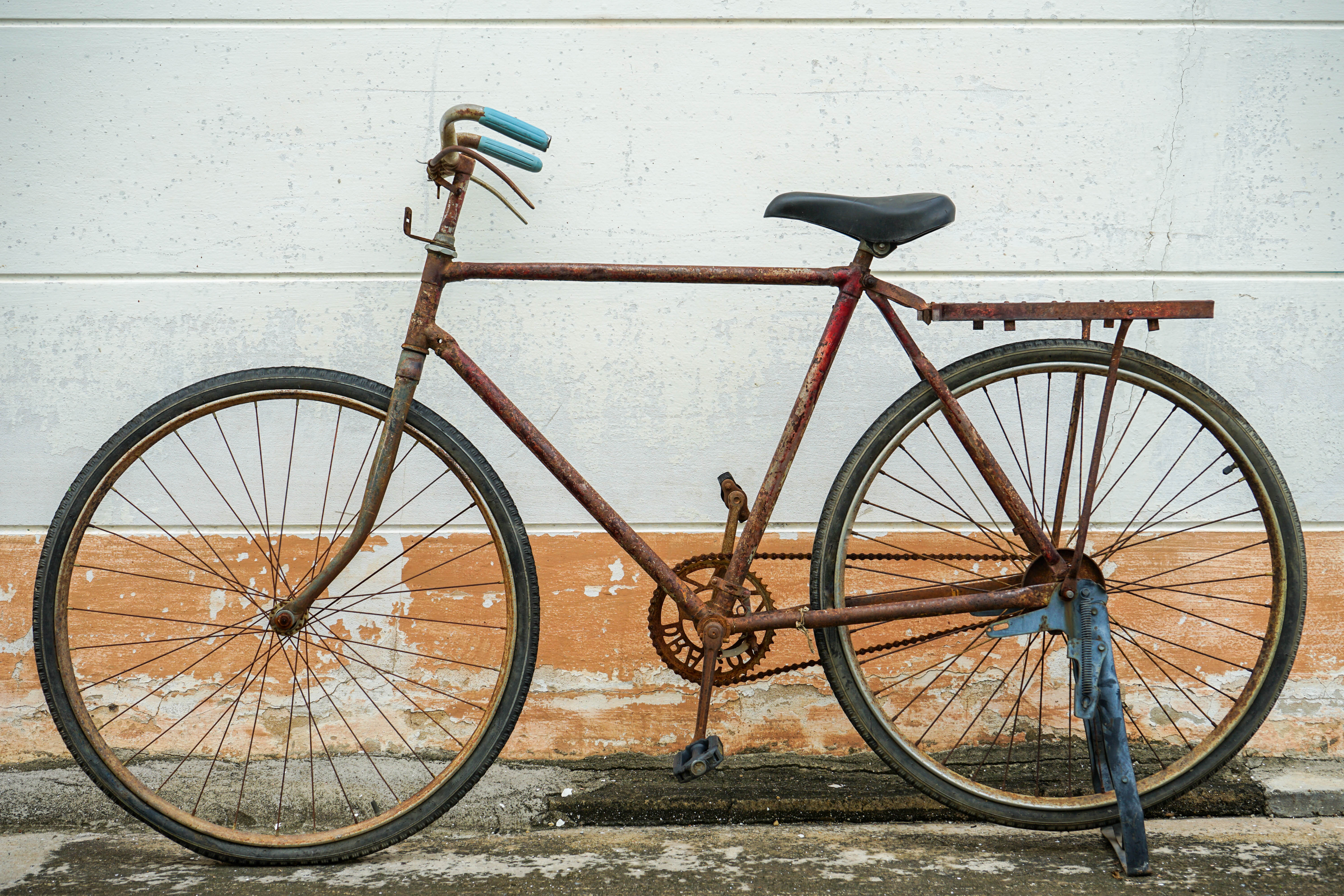 bicicleta-vieja-sacarle-dinero_shutterstock_1216086400