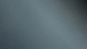 El procedimiento es sencillo: solo necesitas una cuchara de metal, preferiblemente de acero inoxidable, y ubicarla en el marco de la ventana.