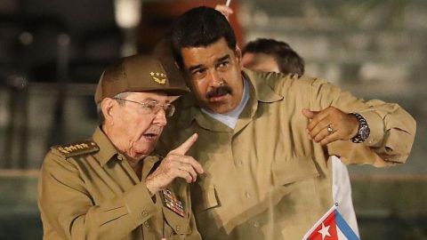 Cómo se compara la imputación de Raúl Castro en EE.UU. con el caso que llevó a la captura de Maduro en Venezuela