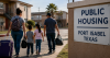 Familias inmigrantes dejan vivienda publica en Texas