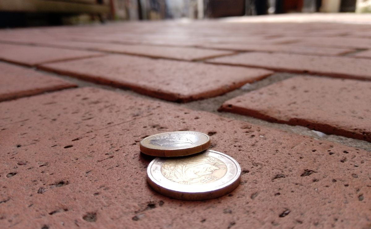monedas_suelo_significado