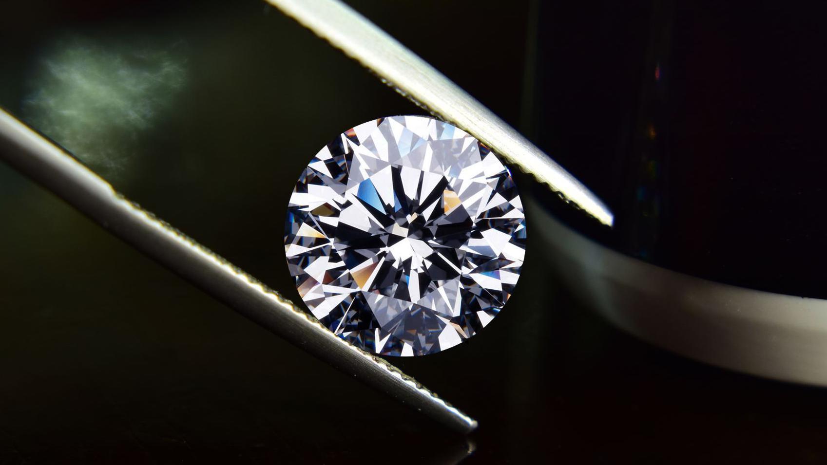 Por qué los precios de los diamantes están cayendo en todo el mundo