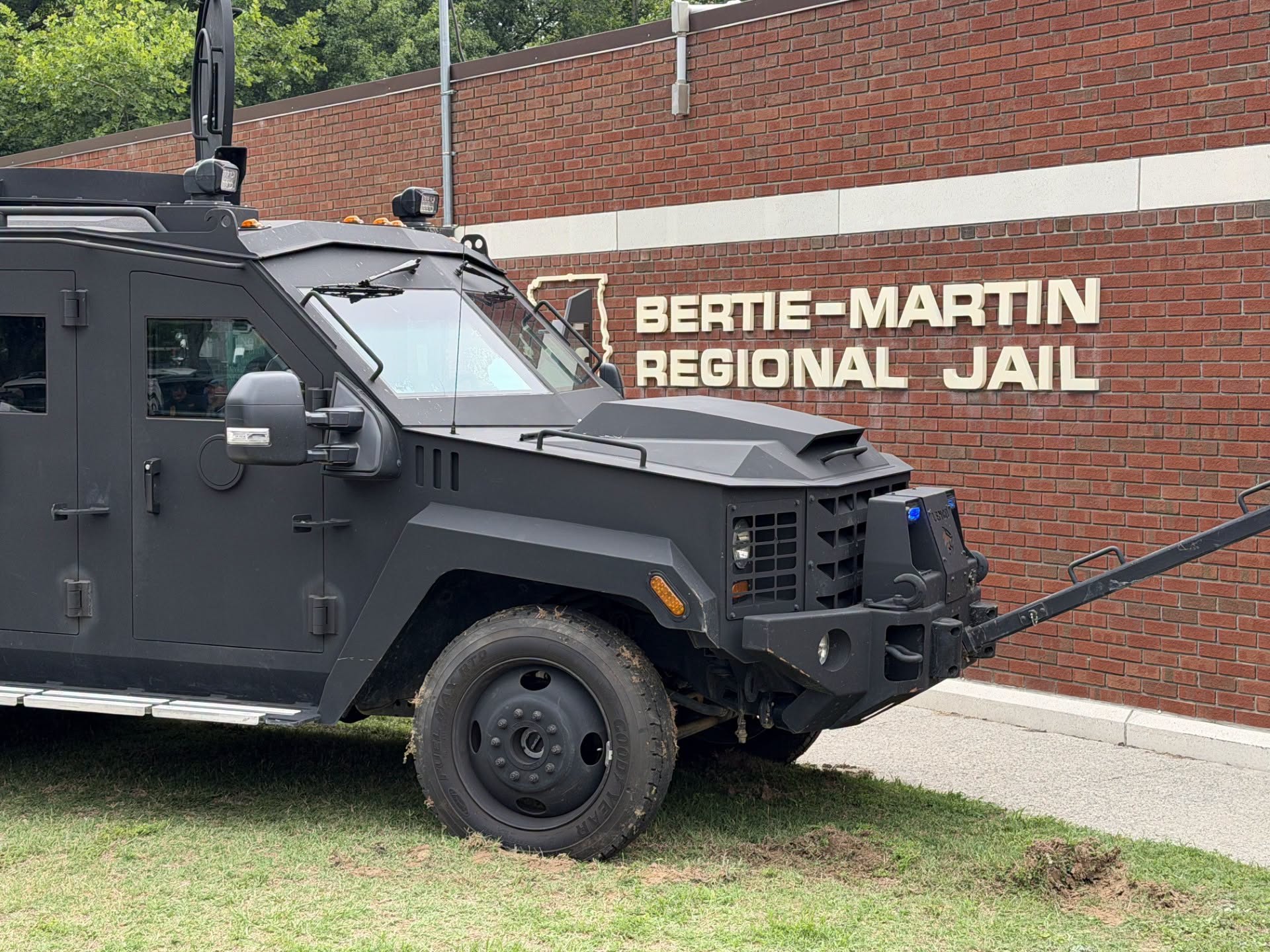 Presos tomaron control parcial de una cárcel en Carolina del Norte y retuvieron a guardias