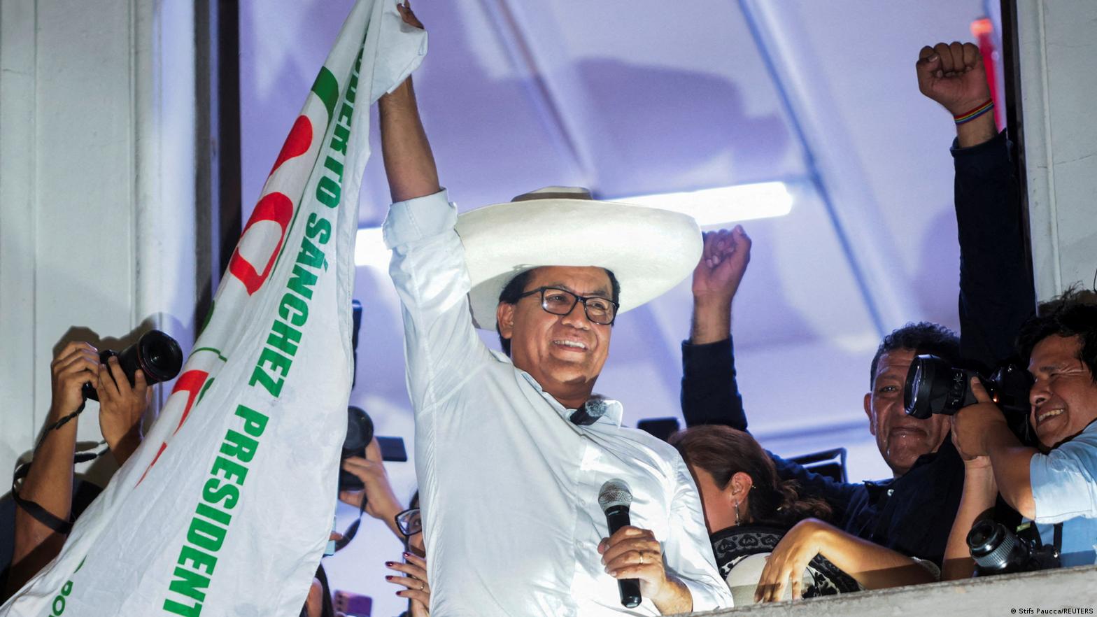 Elecciones en Perú: Sánchez adelanta a Fujimori, pero aún no se define contienda