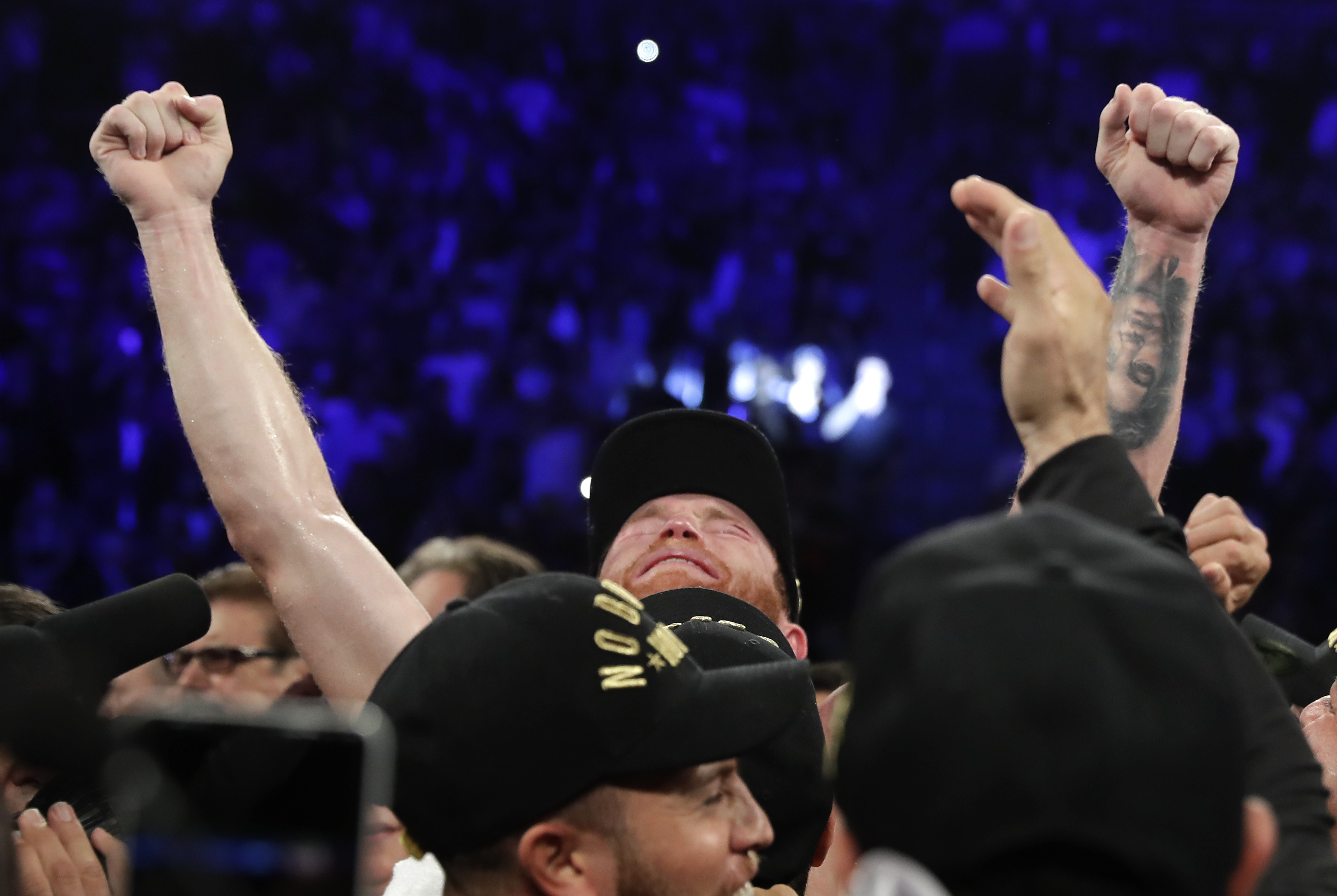 Canelo Álvarez pospone su regreso para octubre