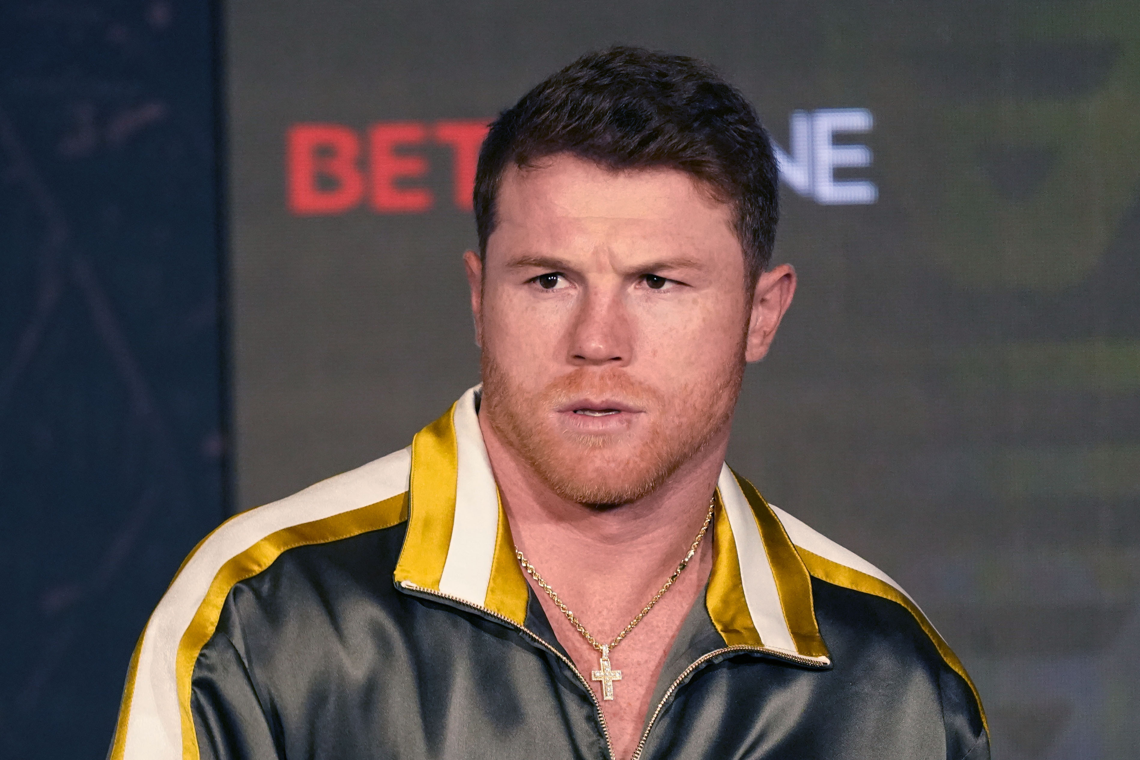 Canelo Álvarez demuestra su pasión por el Tri