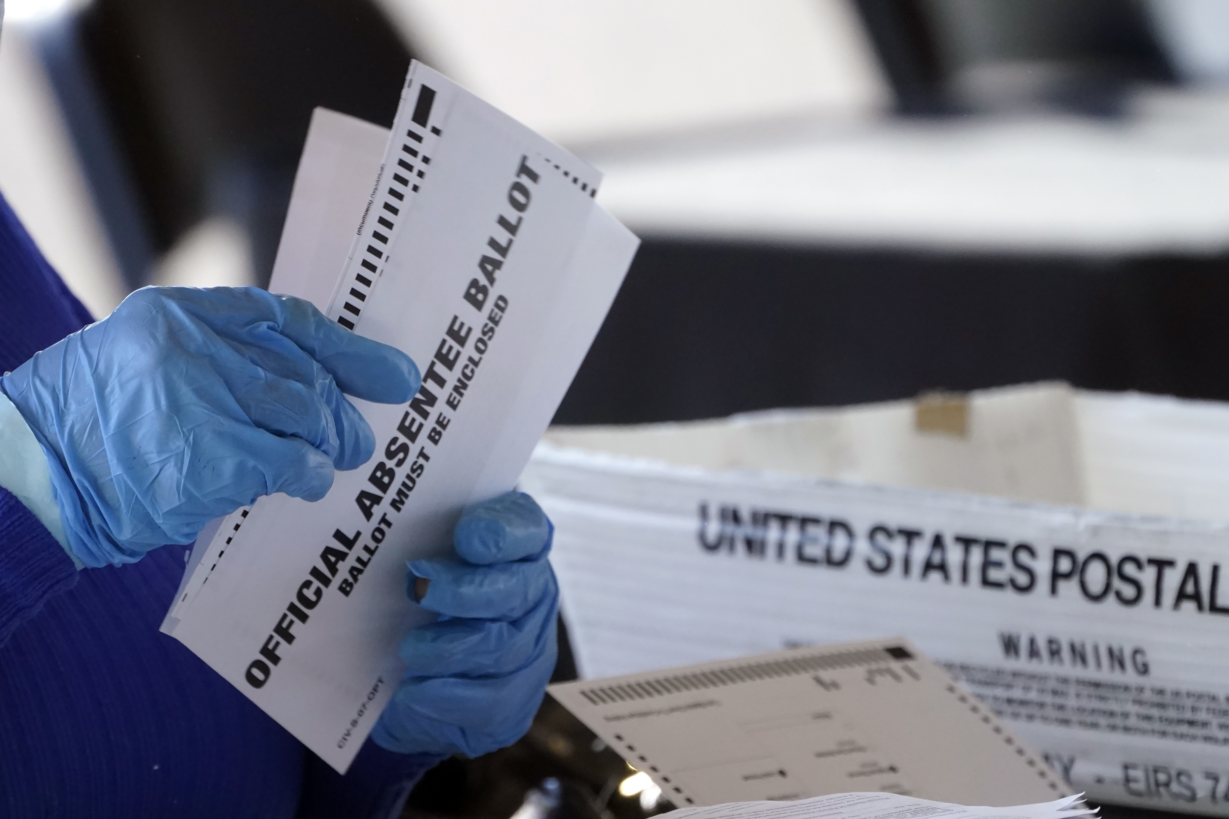 Servicio Postal respalda plan de Trump que exige listas de votantes por correo a estados