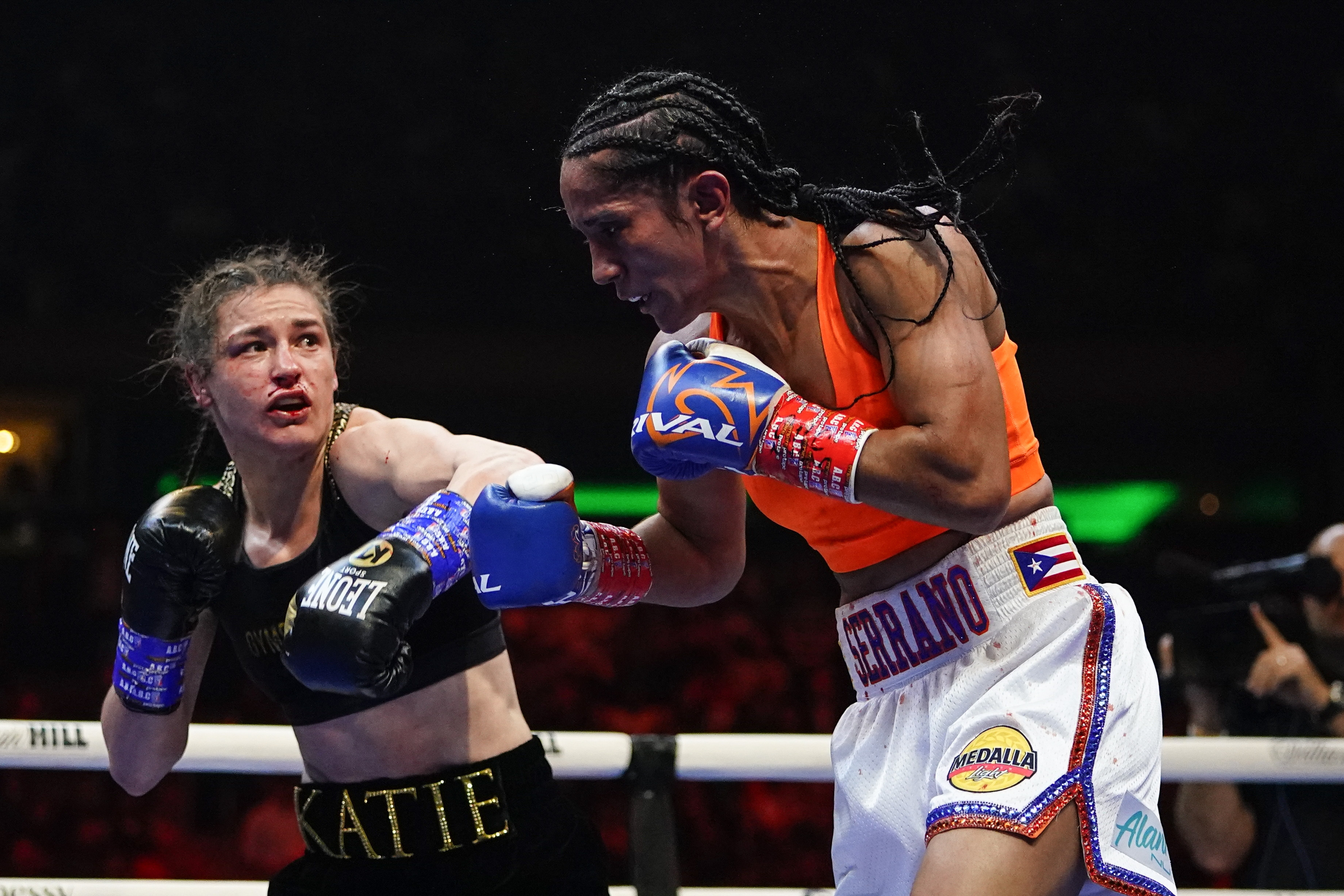 Katie Taylor impone un nuevo récord para su pelea de retiro