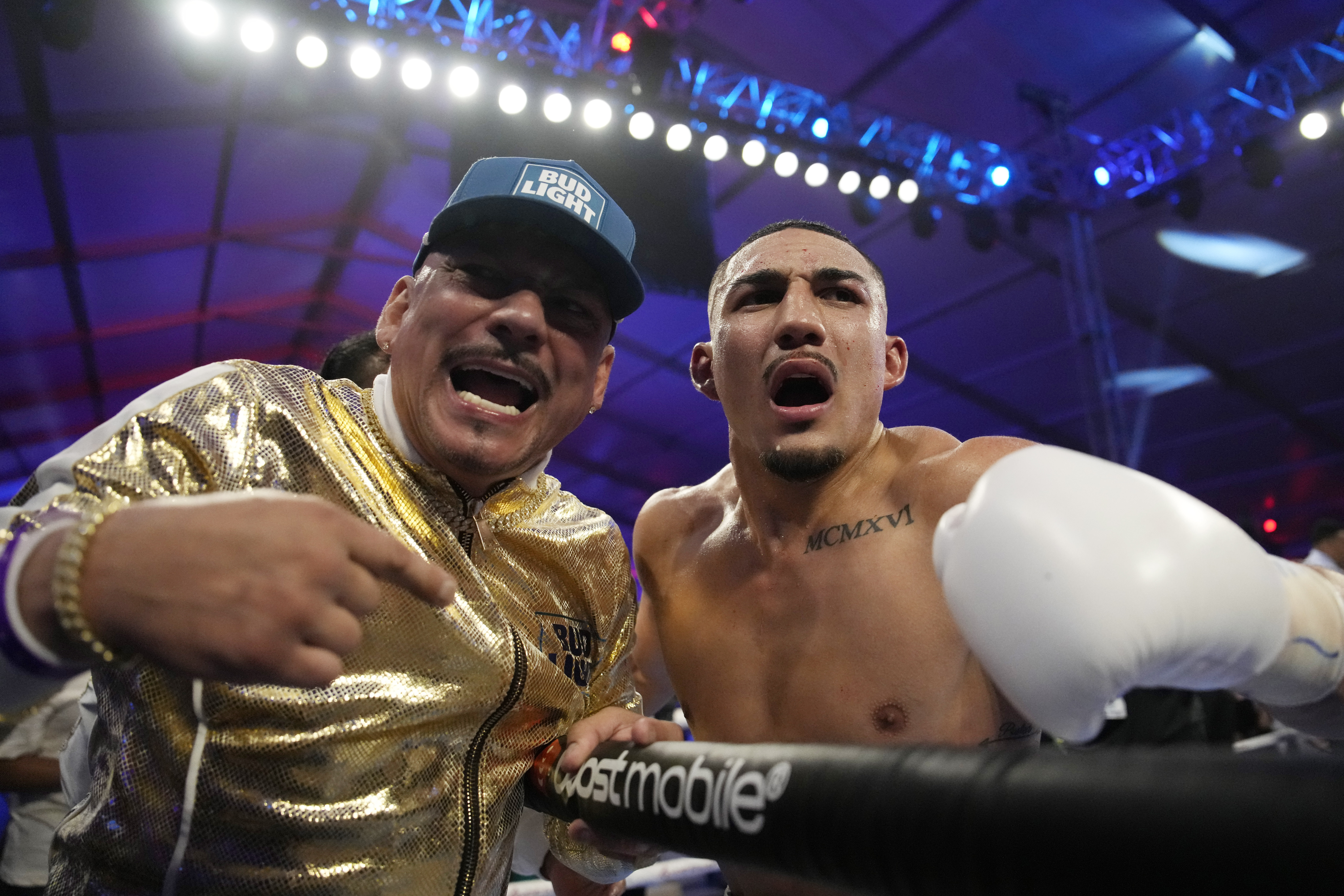 Teófimo López se atreve y da su pronóstico para la Canelo-Mbilli