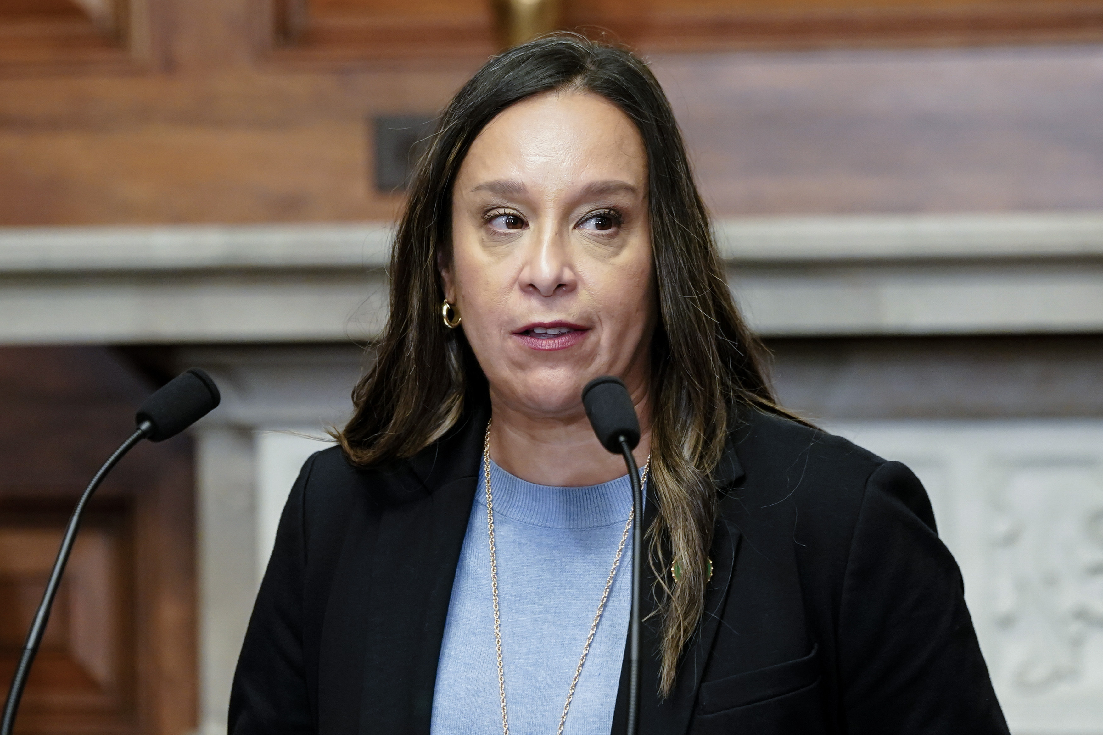 Congresista de Texas, Mónica De La Cruz, es señalada por recibir donaciones de un agente de seguros acusado de desvío de fondos públicos