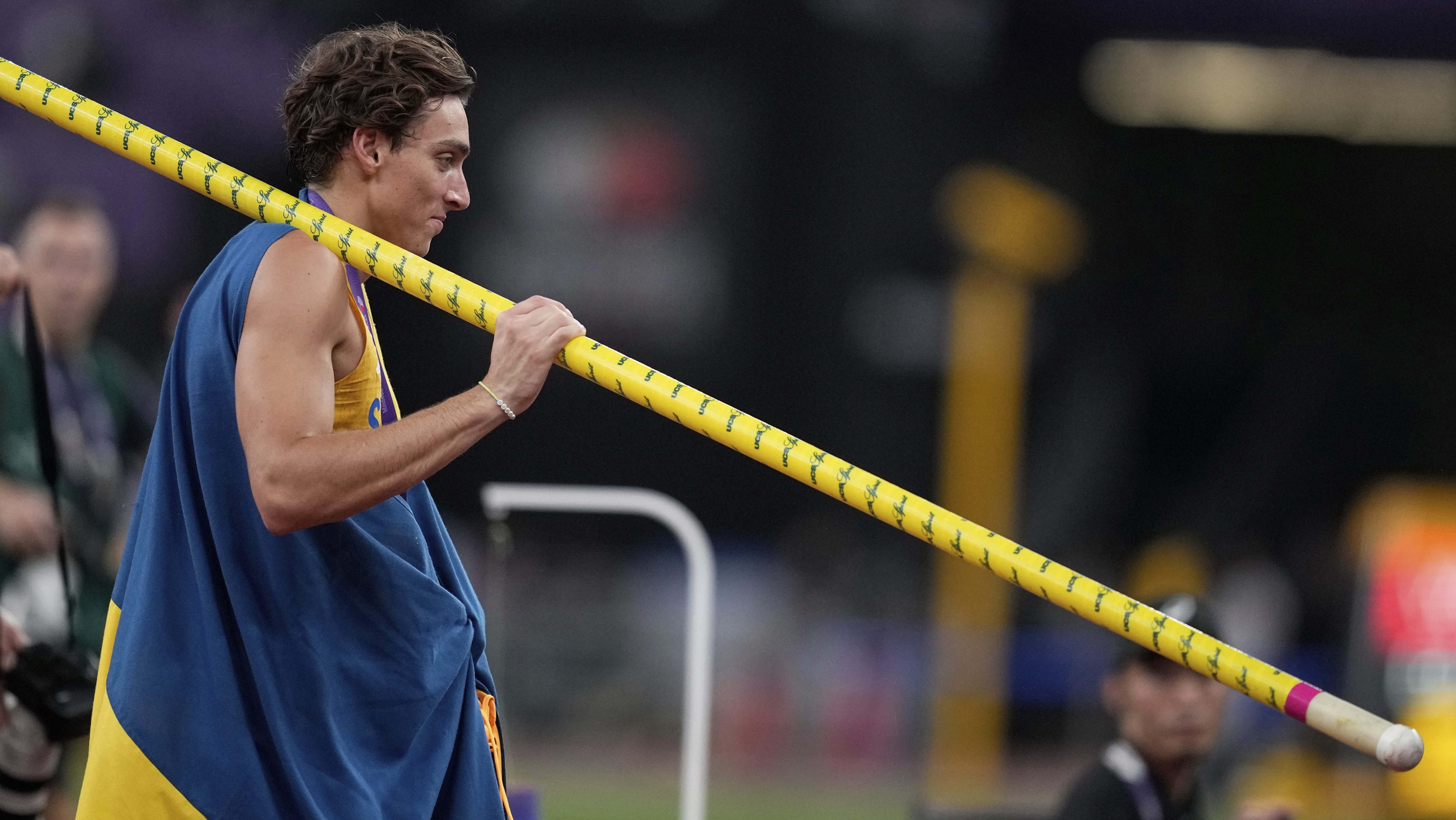 El atleta Armand Duplantis cae derrotado por primera vez en tres años