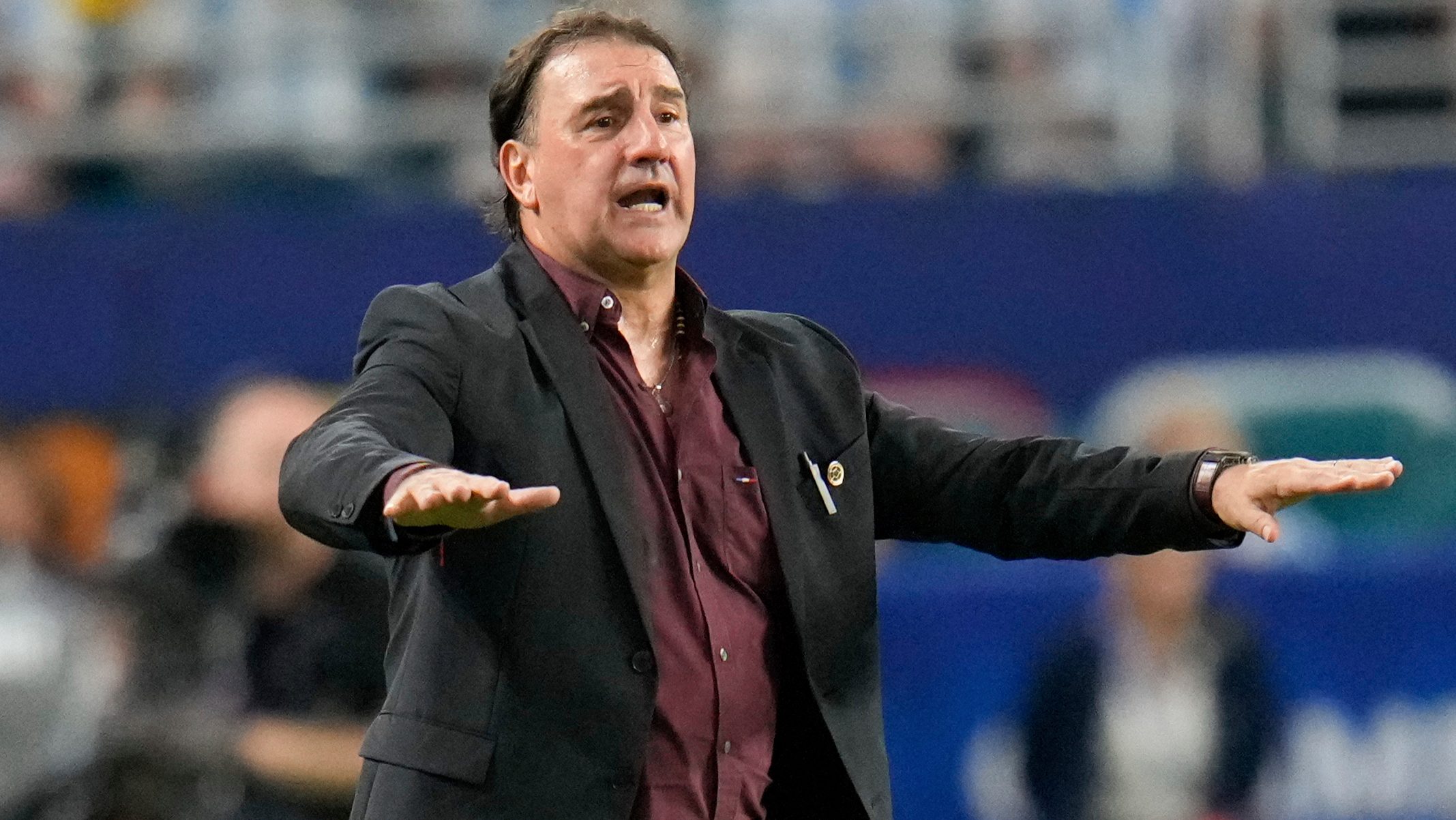 En Colombia se rinden al "aura" del mítico Estadio Azteca